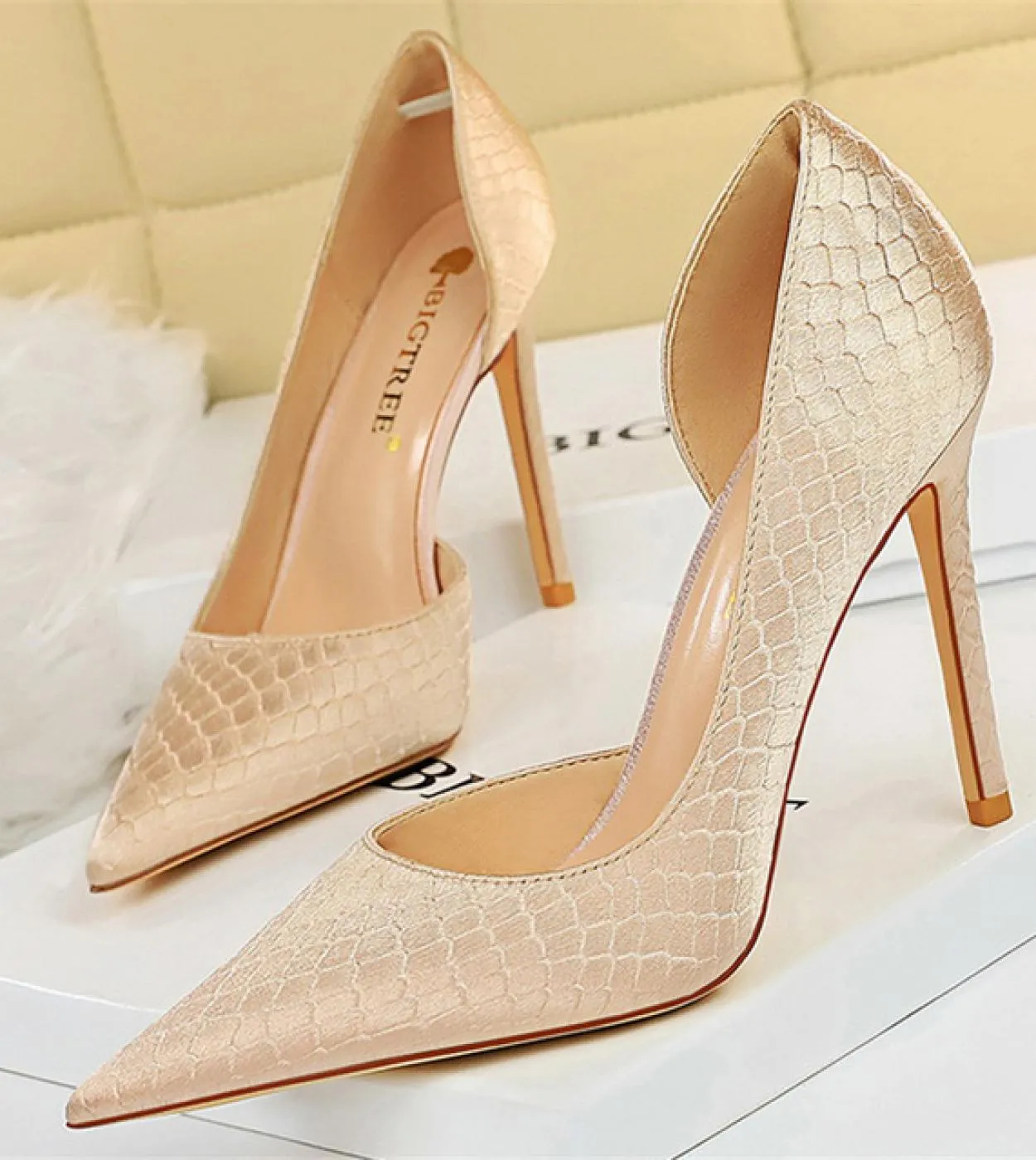 2023 Donna 75cm 105cm Tacchi alti Décolleté a serpentina Lady Plus Size Raso di seta da sposa Tacchi a spillo Tacchi bassi Mod