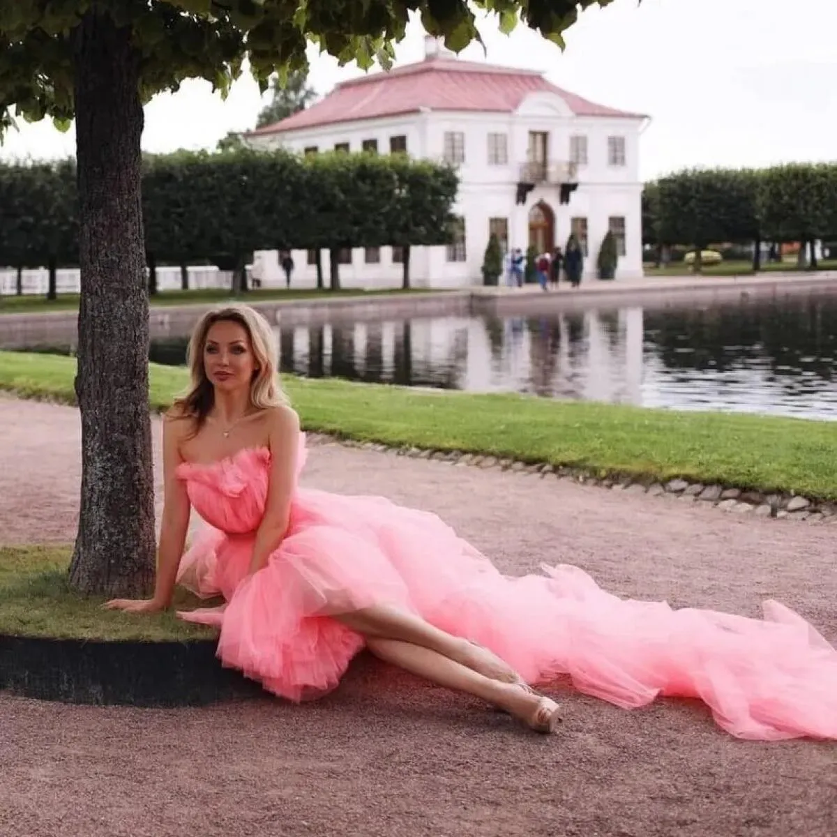 Abiti da festa da ballo in tulle gonfio rosa Abito formale a rete a strati alti e bassi Abito senza spalline Sweep Train Elegant