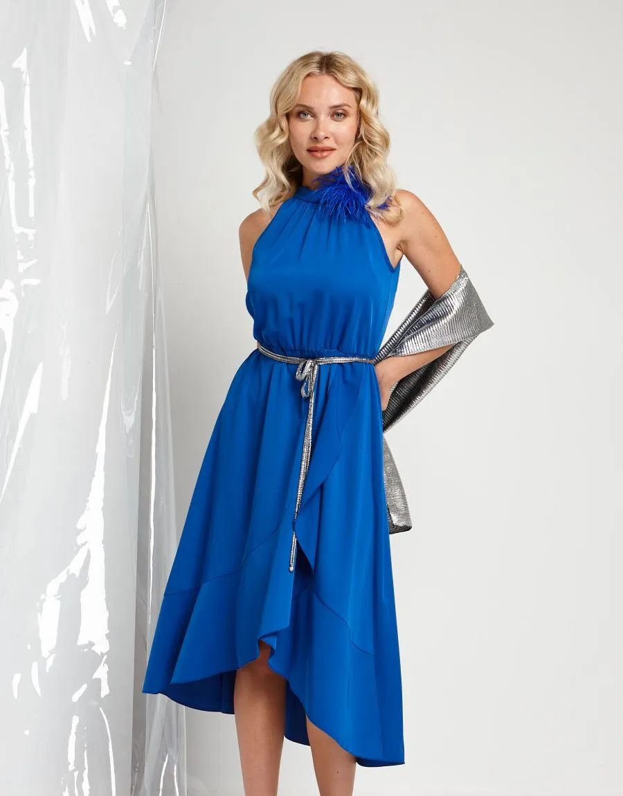 Abito con scollo all'americana e gonna asimmetrica