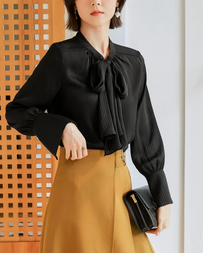 Autunno nuovo prodotto scollo a V pullover cravatta colore abbinato camicia da donna in chiffon manica a tromba vento pendolare