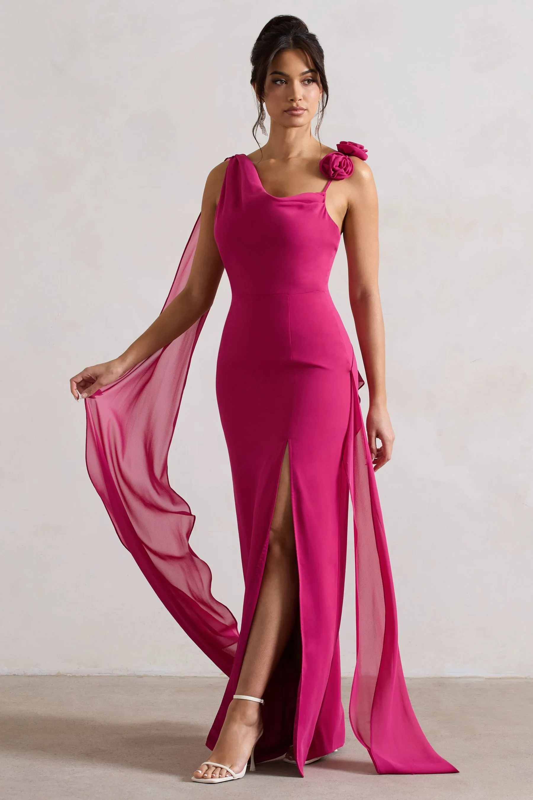Club L London - Angeline - Abito maxi in chiffon drappeggiato con spacco e fiori