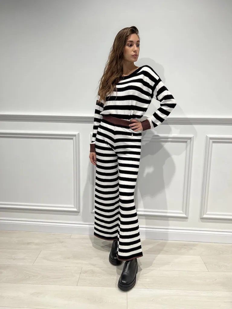 Completo in maglia a righe orizzontali – Souvenir