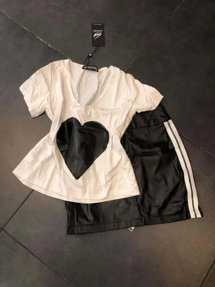 Completo sportivo maglietta e minigonna