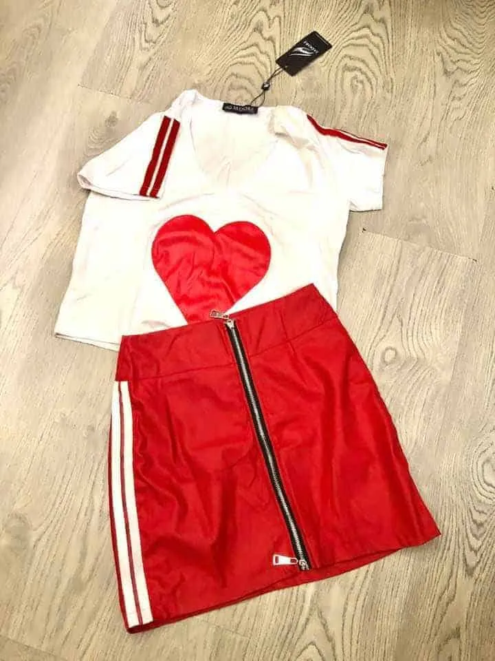 Completo sportivo maglietta e minigonna