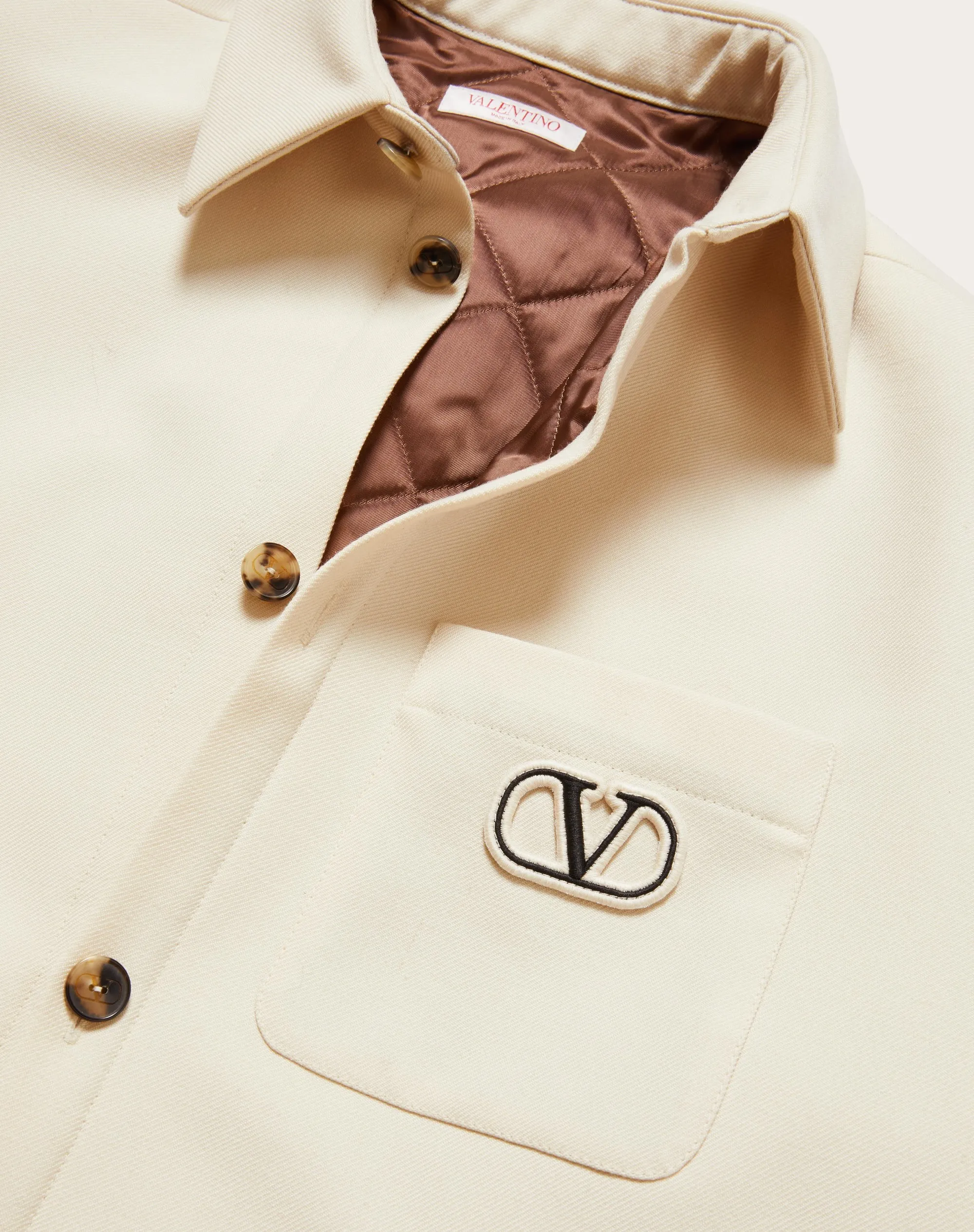 GIACCA CAMICIA IN GABARDINA DI LANA CON PATCH VLOGO SIGNATURE