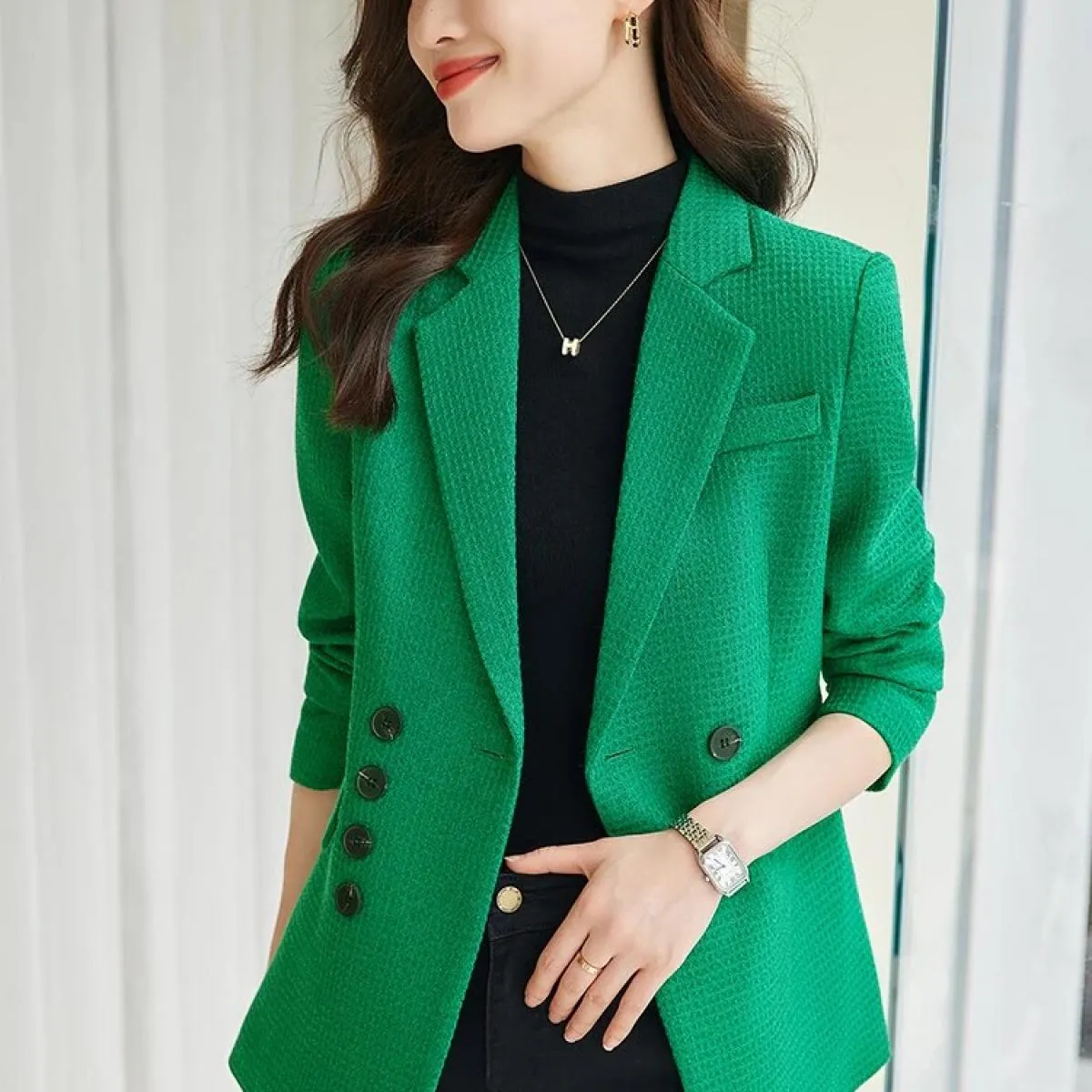 Giacca da donna casual scozzese rossa verde nera Giacca da donna con decorazione a bottoni a maniche lunghe per l'autunno invern