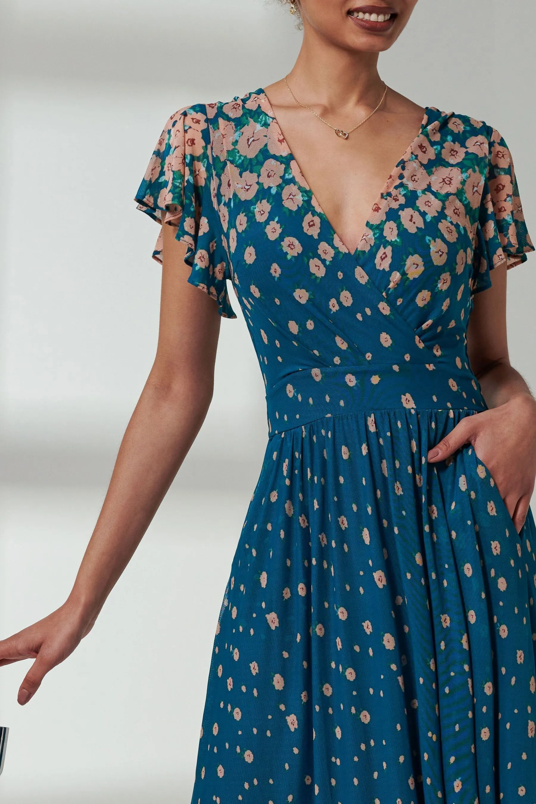 Jolie Moi - Kora - Abito maxi in rete con maniche ad arricciature