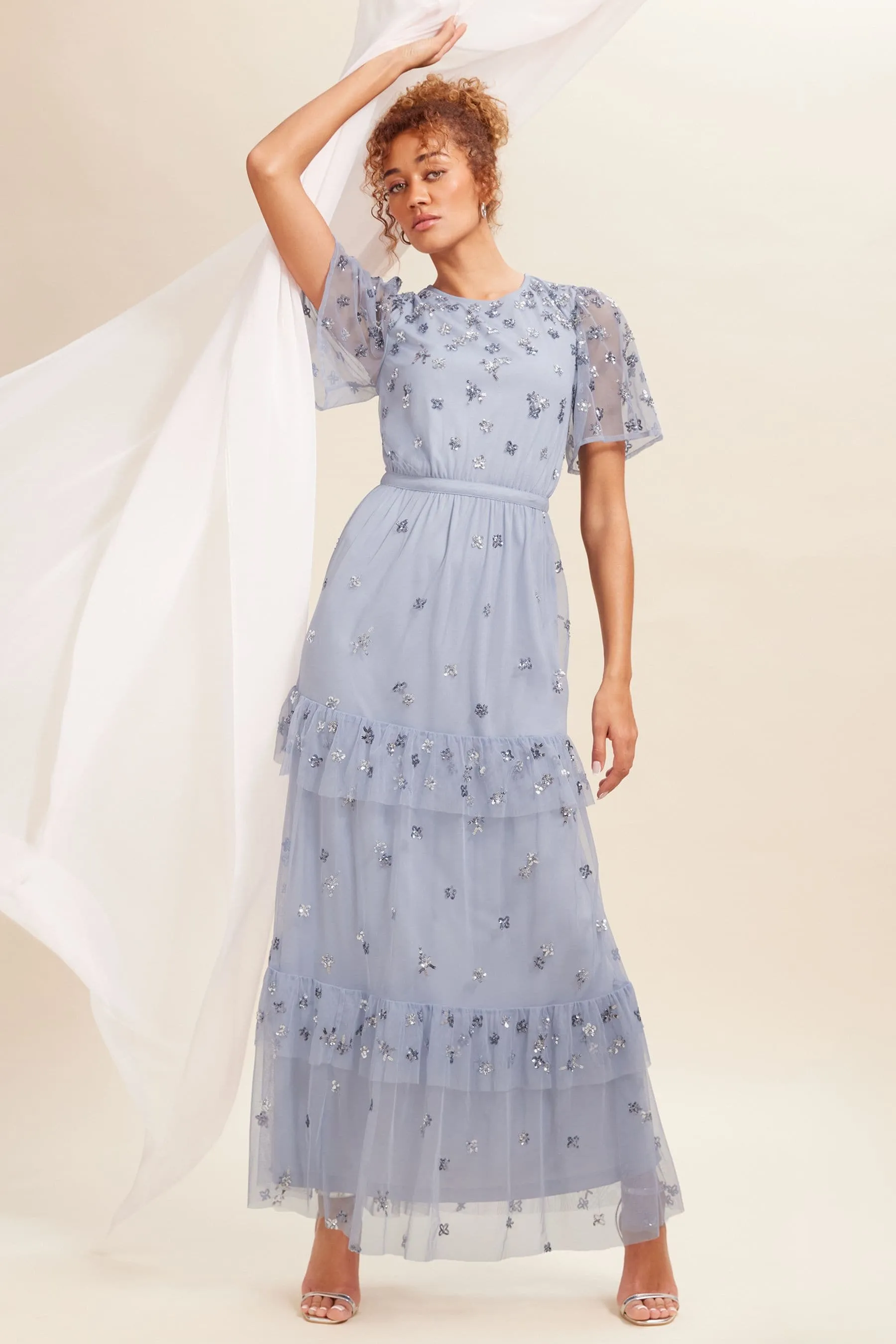 Love & Roses - Abito maxi a balze in rete con decorazioni