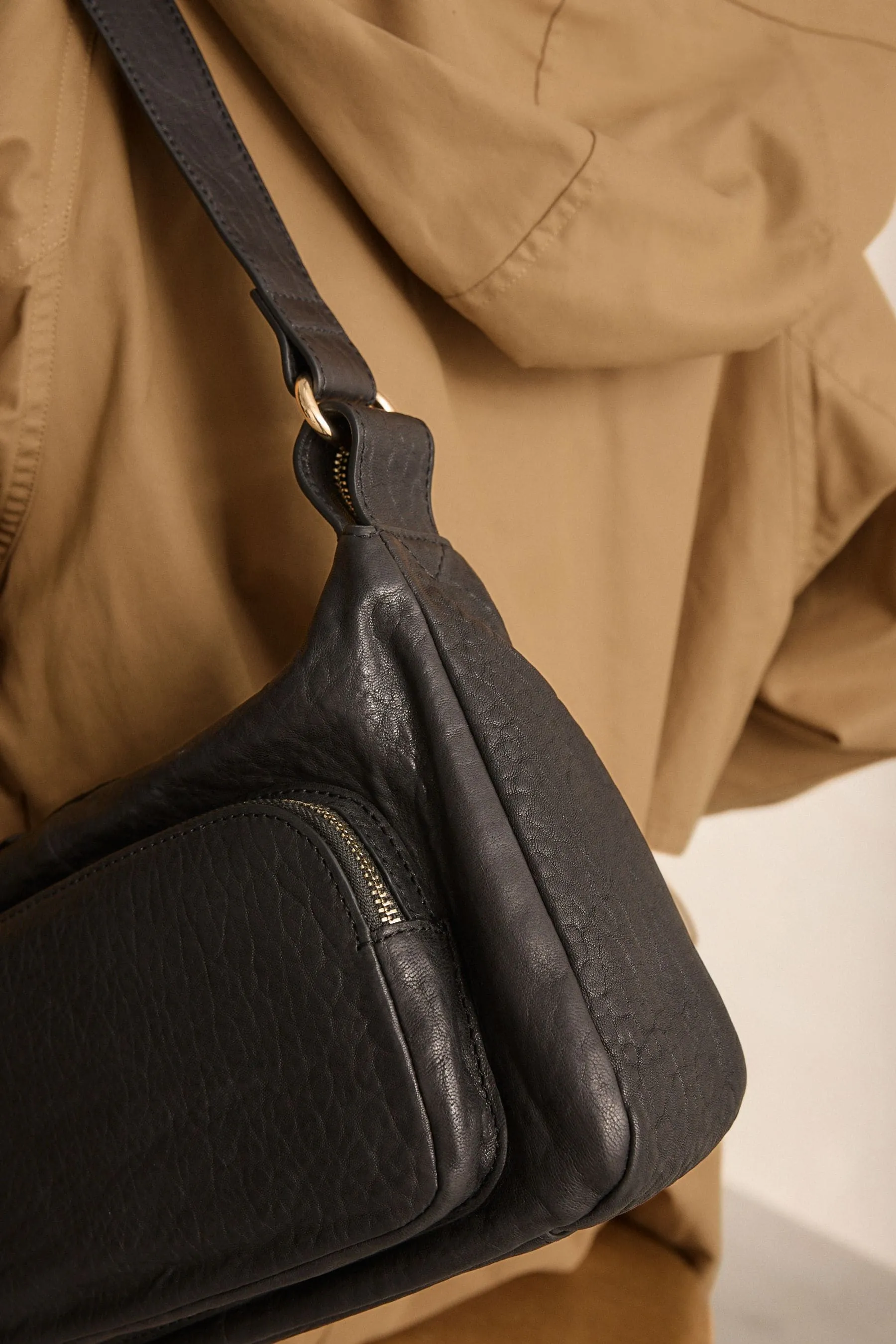 Nero  - Borsa in pelle con tasca sulle spalle