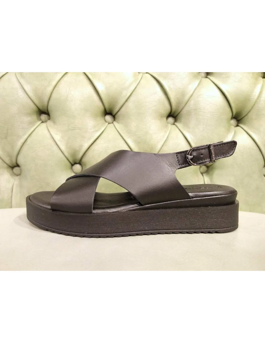 Sandali con fasce incrociate, Tamaris