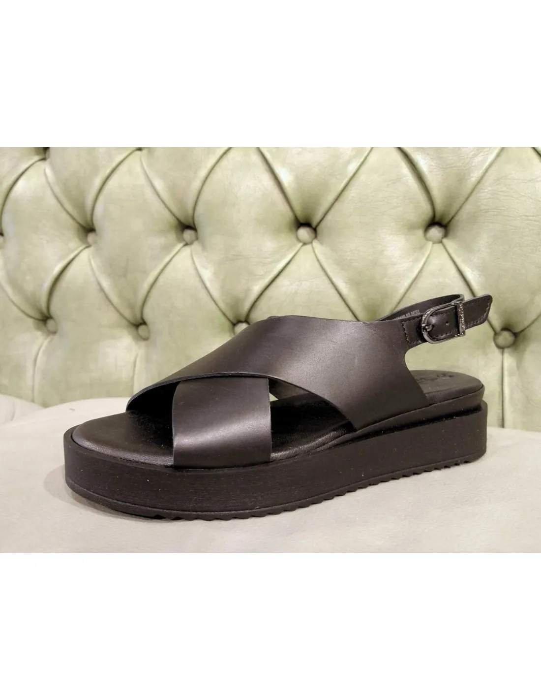 Sandali con fasce incrociate, Tamaris