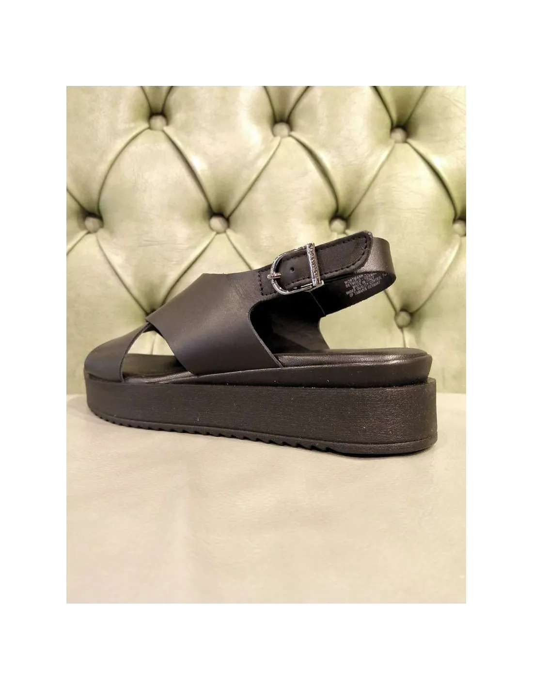 Sandali con fasce incrociate, Tamaris