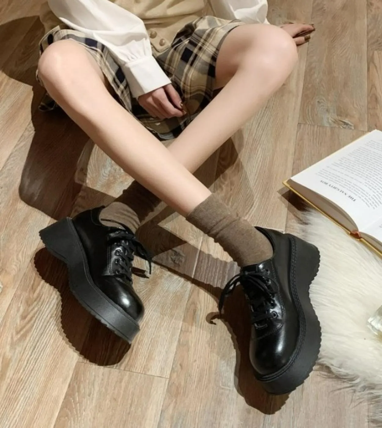 Scarpe piatte Tacchi bassi da donna Autunno Nuova moda retrò All Match Scarpe Mary Jane in pelle con punta tonda Scarpe basse da