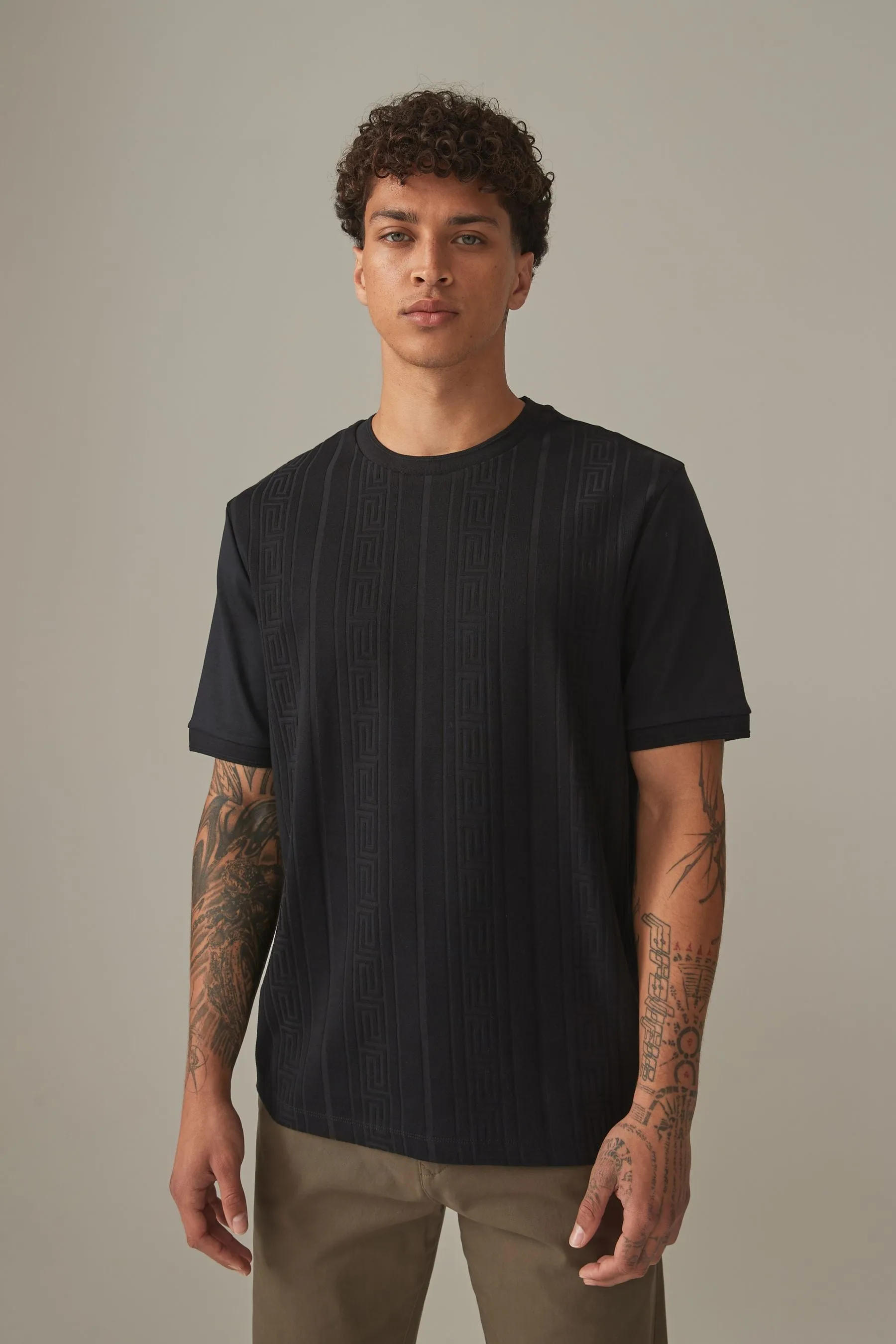 T-shirt a righe verticali