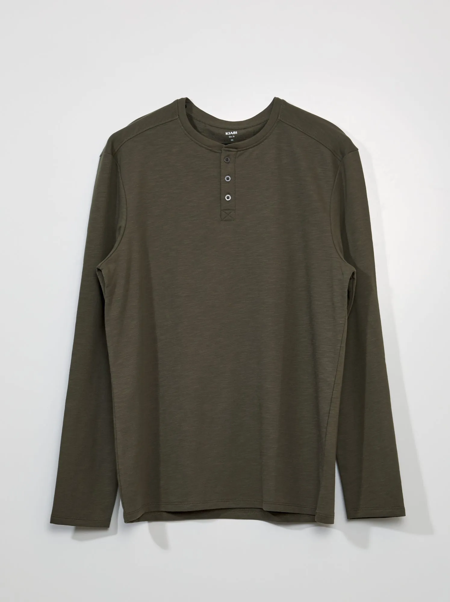 T-shirt tinta unita con collo serafino - Verde militare