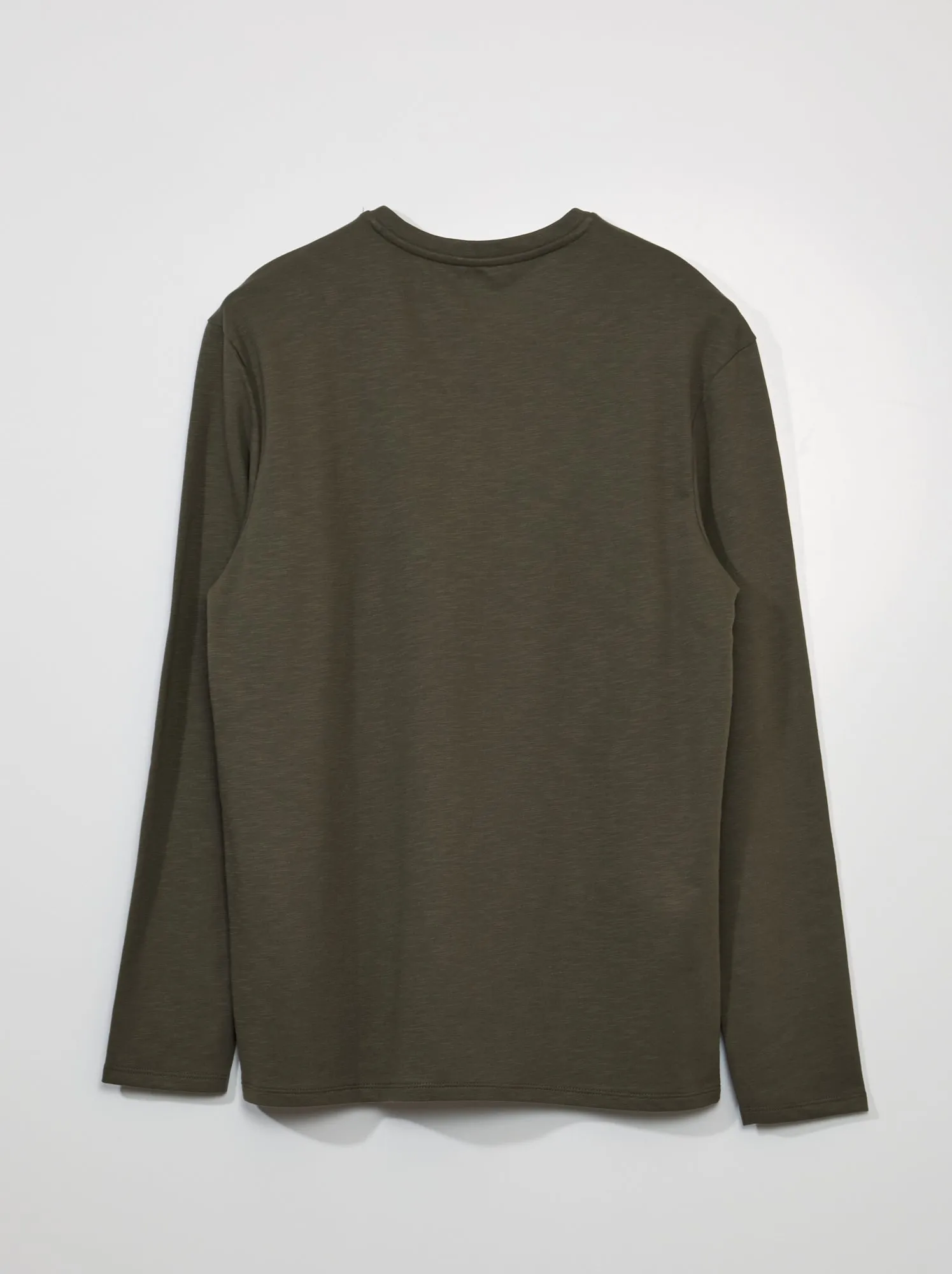 T-shirt tinta unita con collo serafino - Verde militare