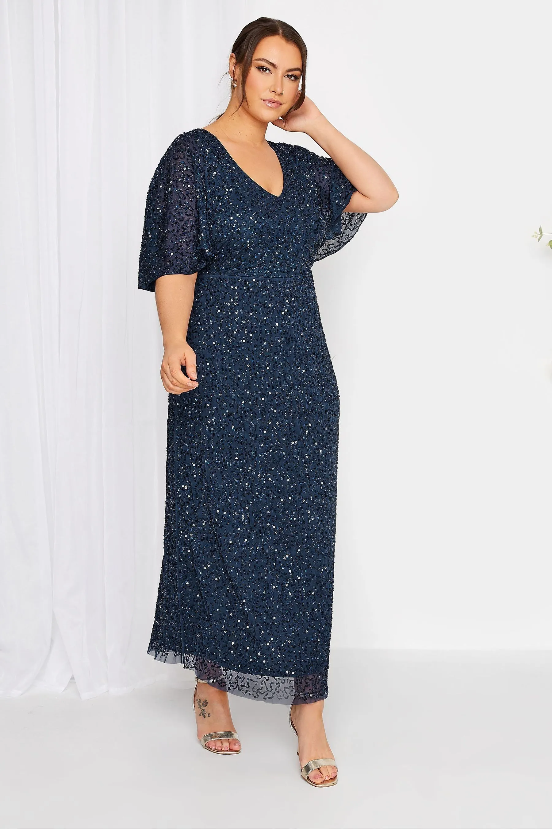 Yours Curve Luxe abito maxi decorato con scollo a V e maniche a pipistrello