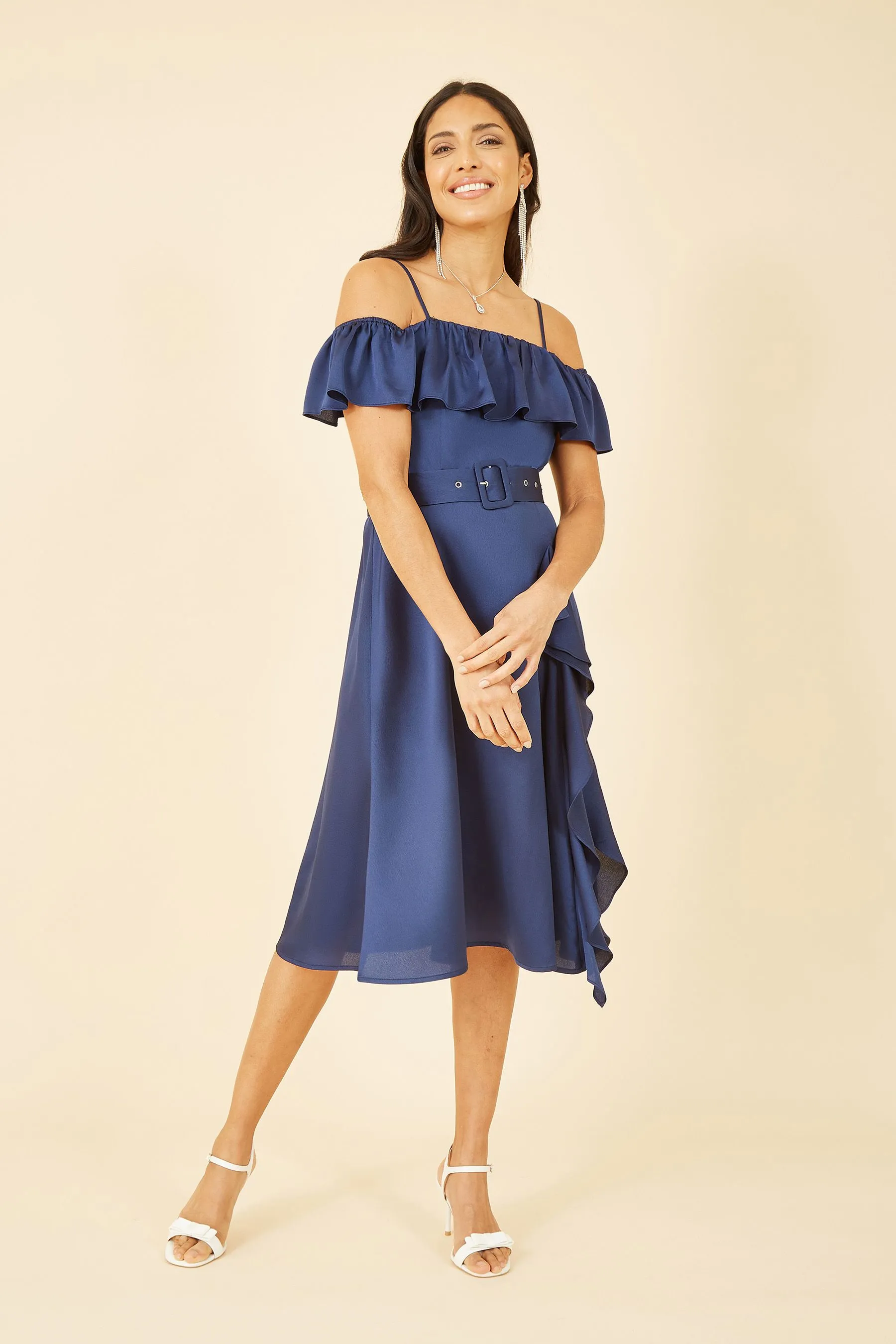 Yumi - Abito Satin con scollo alla Bardot e cintura